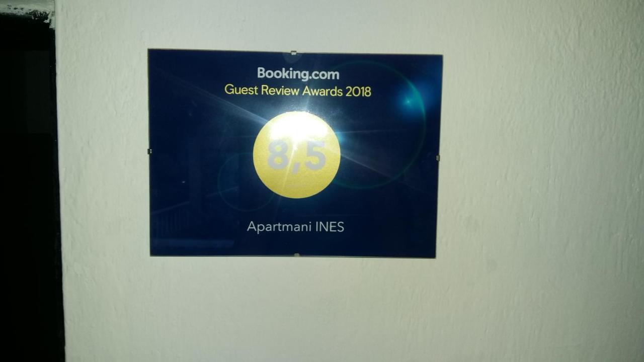 Apartmani Ines Marina Zewnętrze zdjęcie