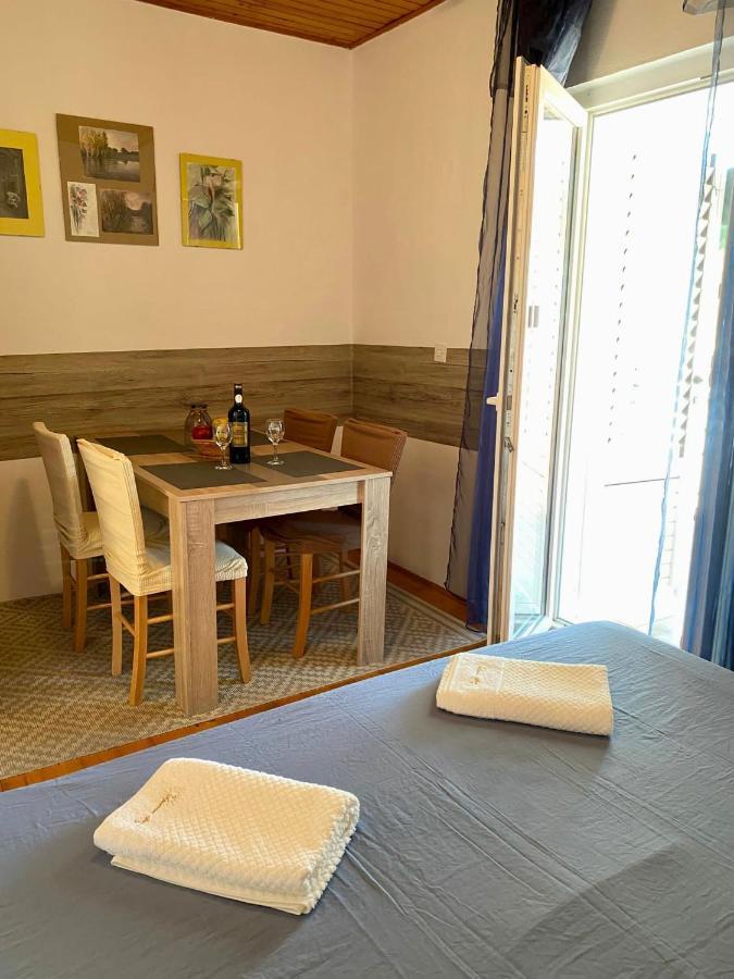 Apartmani Ines Marina Zewnętrze zdjęcie