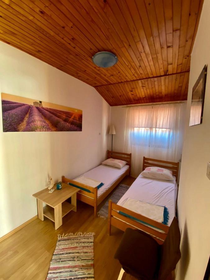 Apartmani Ines Marina Zewnętrze zdjęcie